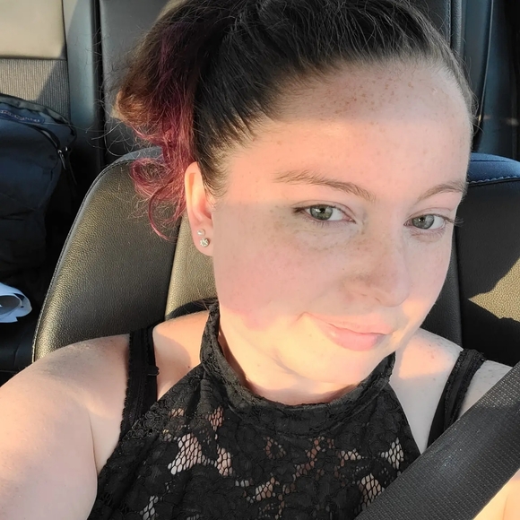 Meet your Posher, Whitney - Picture 4 of 7